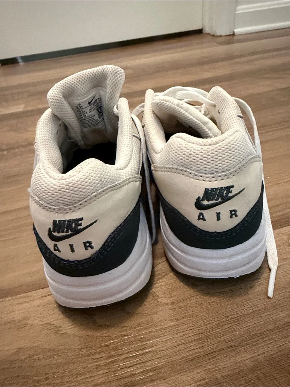 Nike Kids Cream and Dark Green Low-Top Sneakers